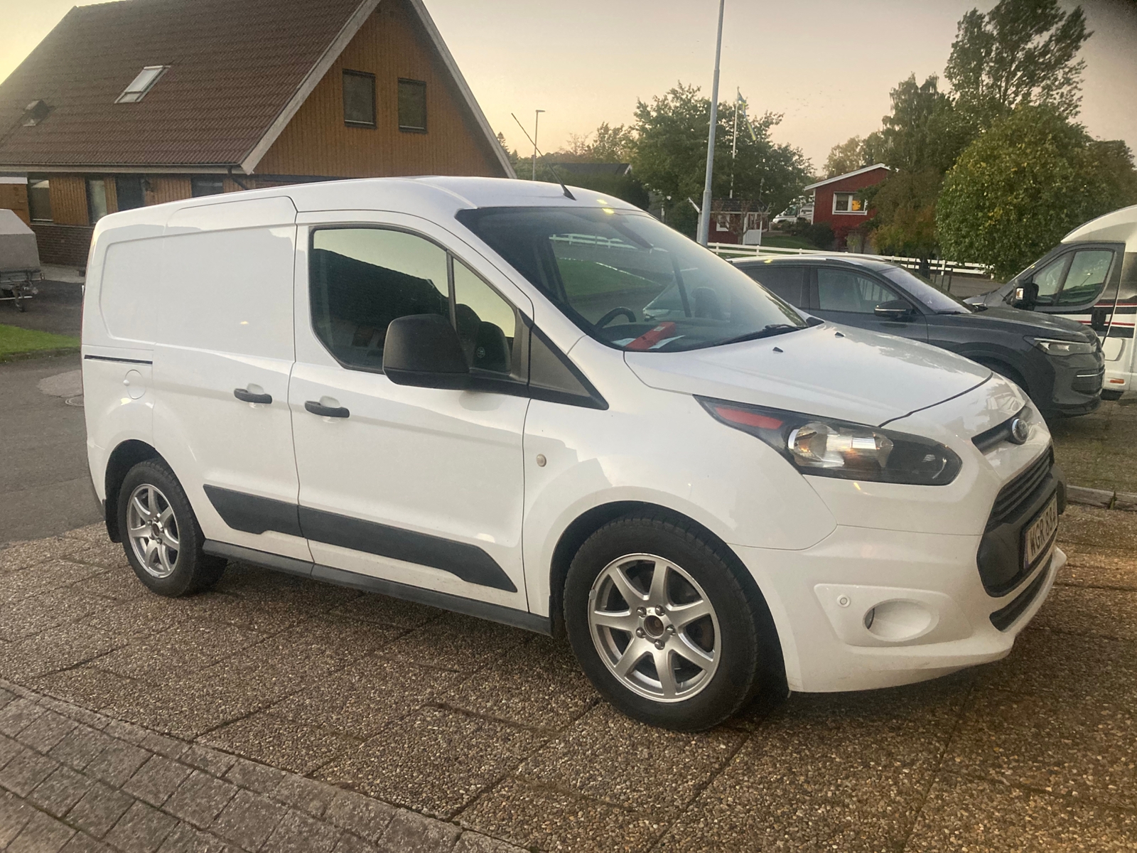 Ford Transit Connect 2017, bild 2/7