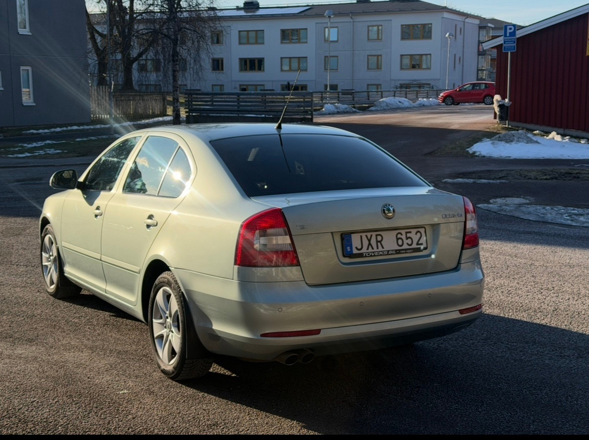 Skoda Octavia 1.4 TSI 2010, bild 4/10