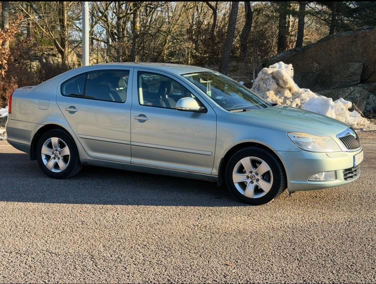 Skoda Octavia 1.4 TSI 2010, bild 2/10