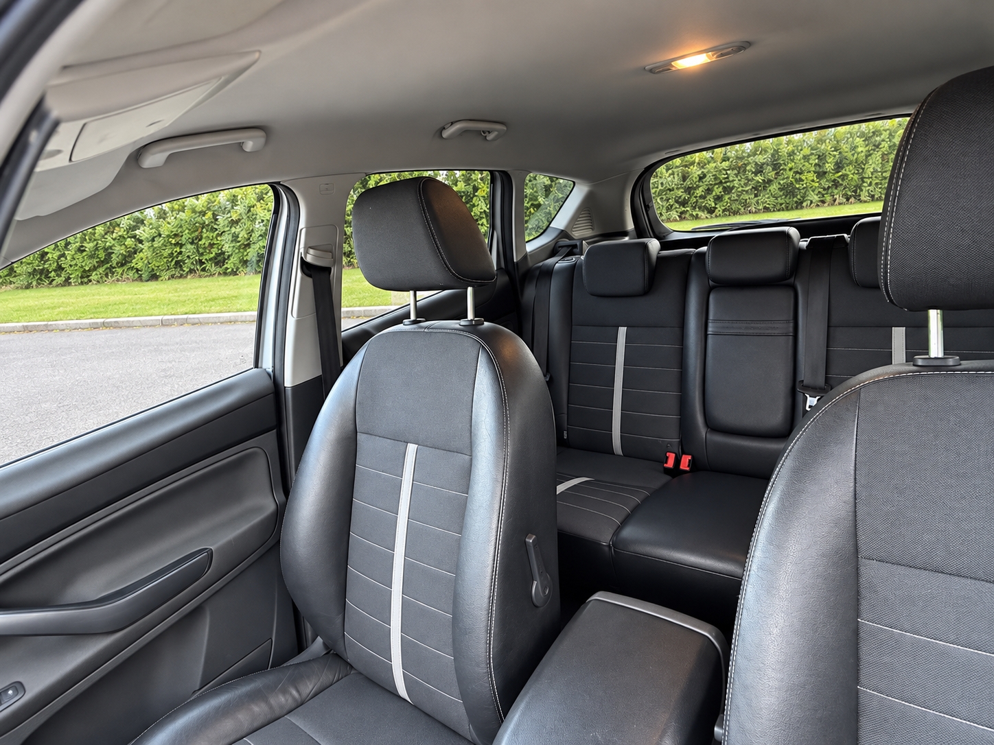 Ford Kuga 2.0 TDCi AWD Powershift 2011, bild 8/8