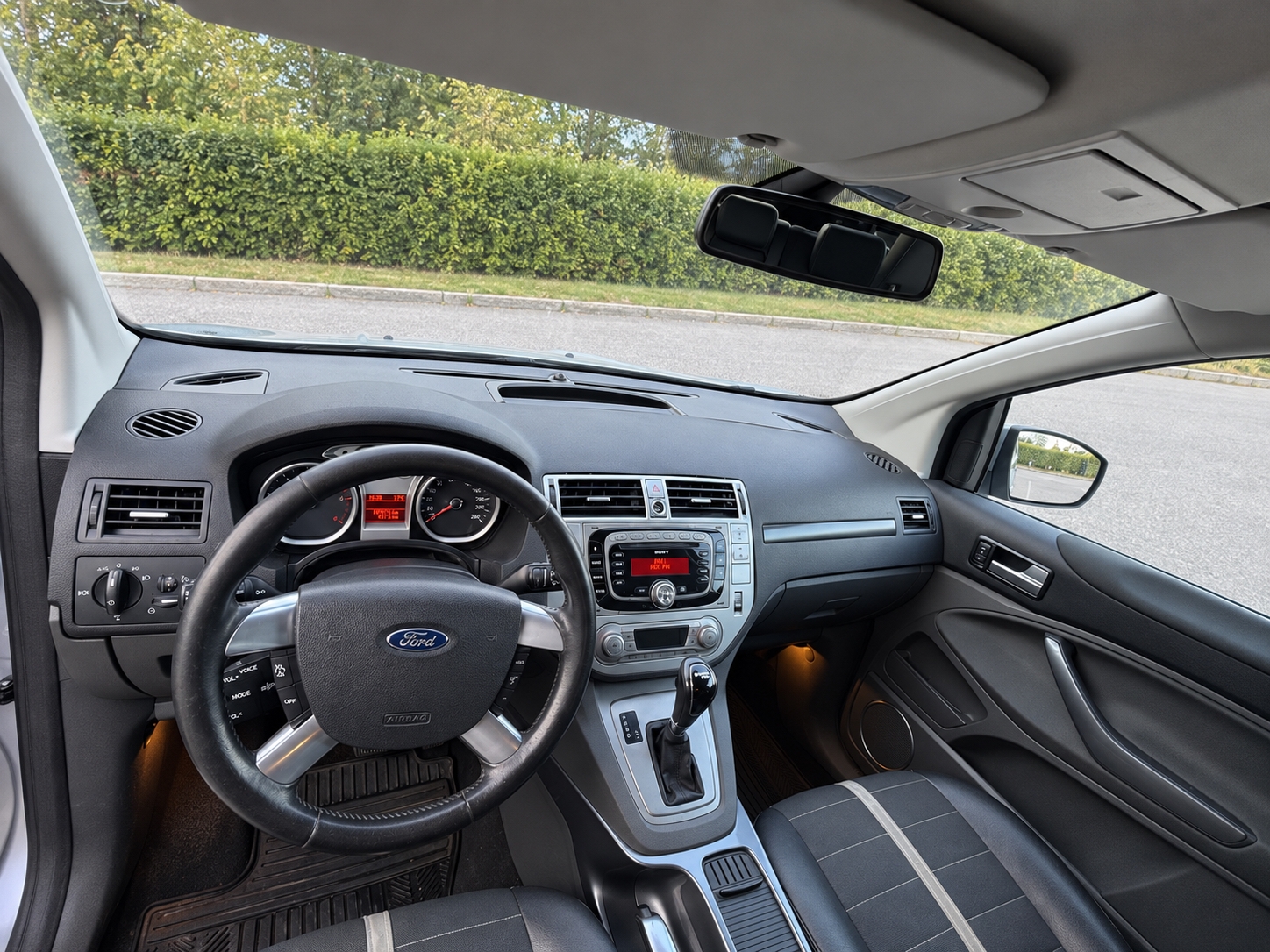 Ford Kuga 2.0 TDCi AWD Powershift 2011, bild 4/8