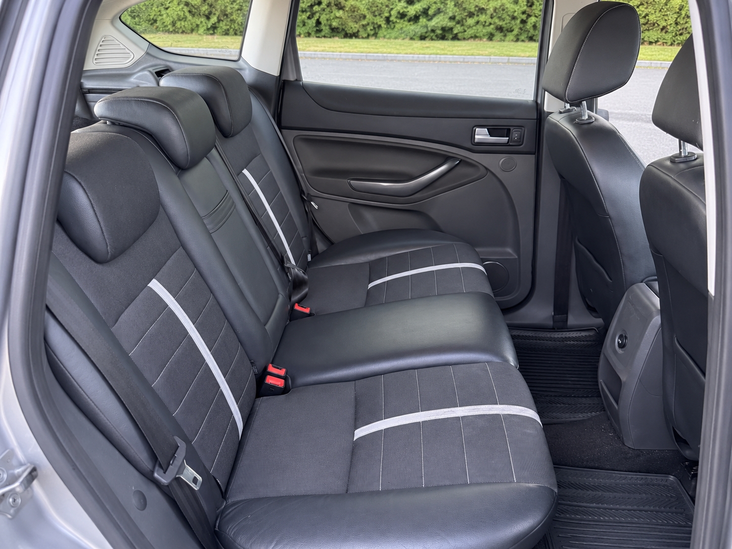 Ford Kuga 2.0 TDCi AWD Powershift 2011, bild 5/8