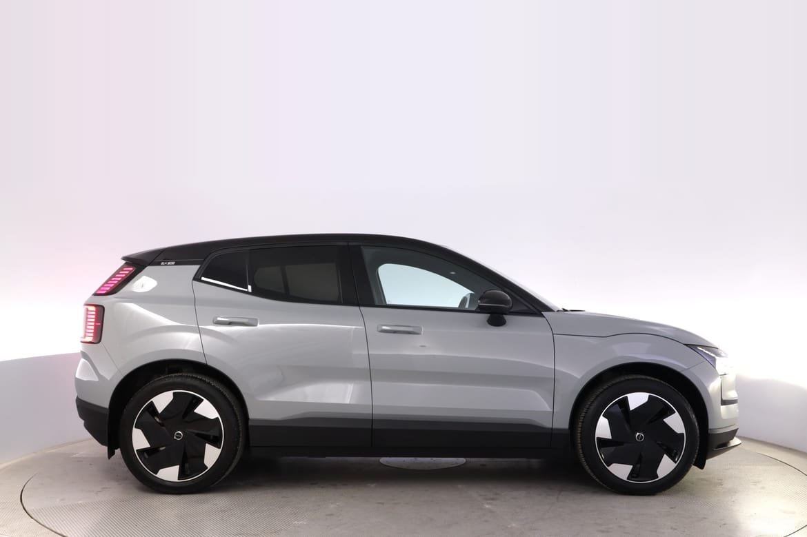 Volvo EX30 Extended Range Plus 2025, bild 5/10