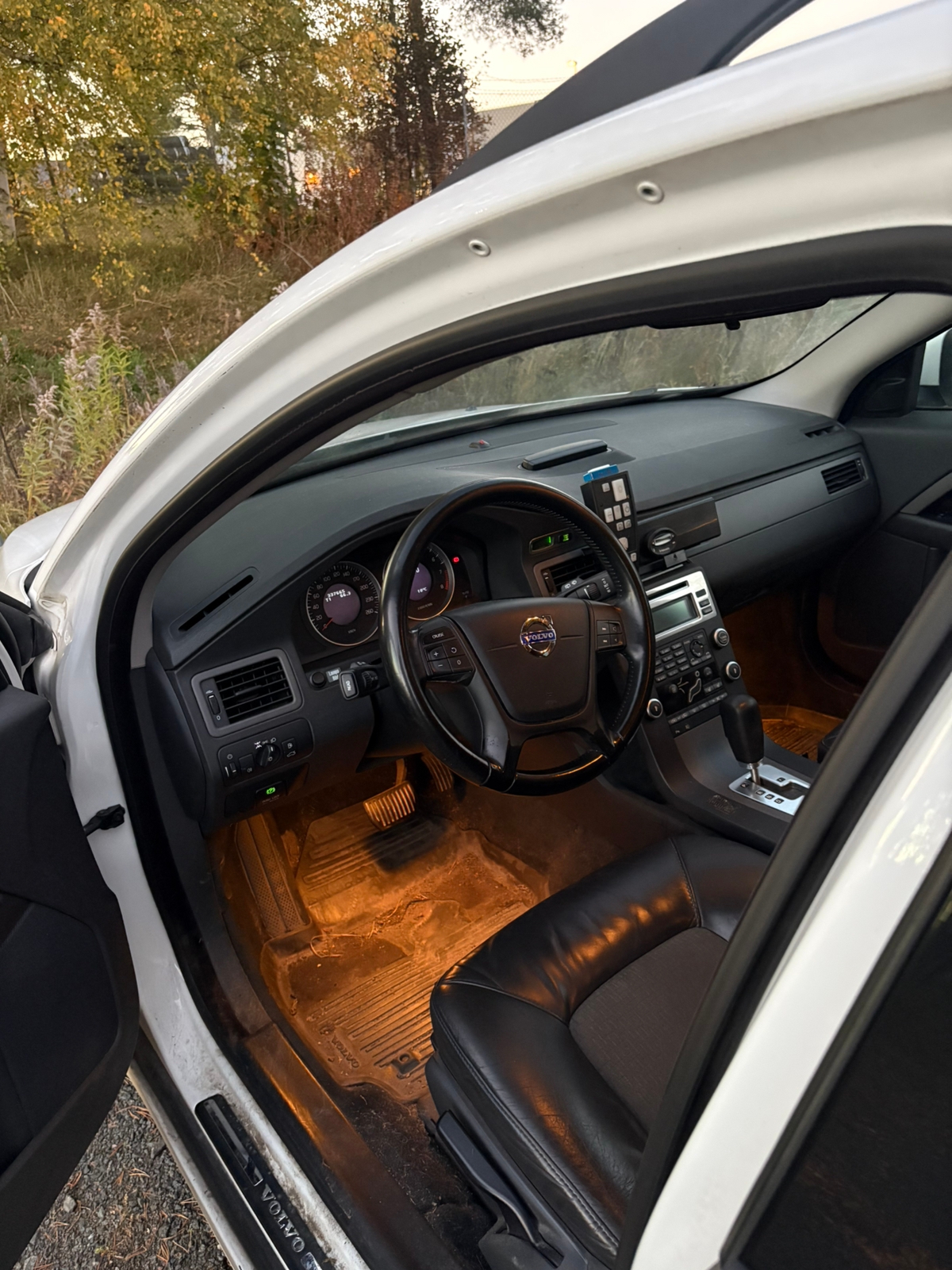 Volvo V70 2.5FT 2011, kuva 2/4