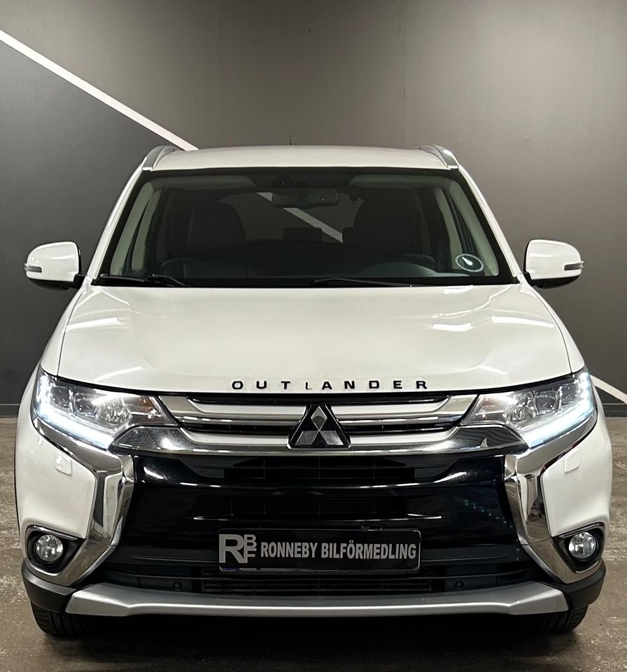 Mitsubishi Outlander 2016, bild 2/10