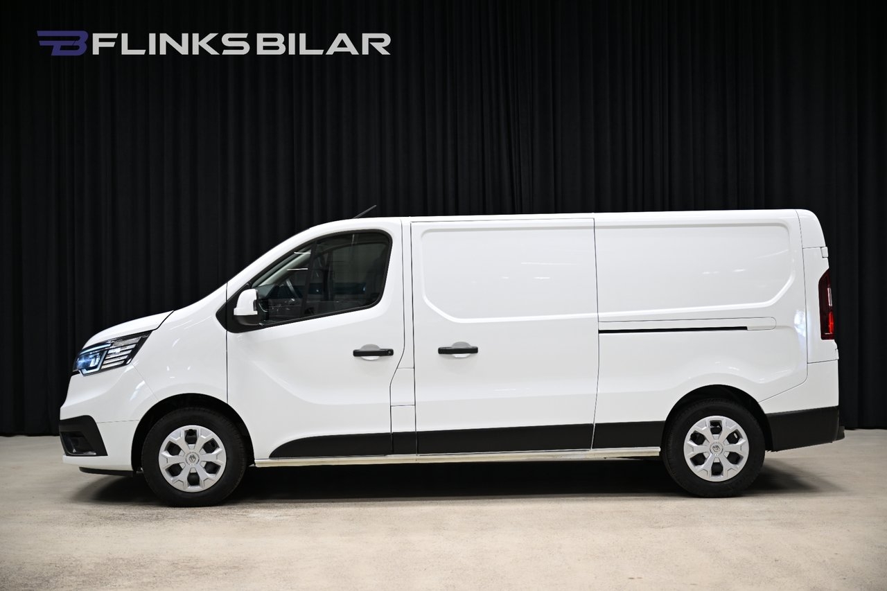 Renault Trafic dCi 150HK L2 Automat 2023, bild 2/10