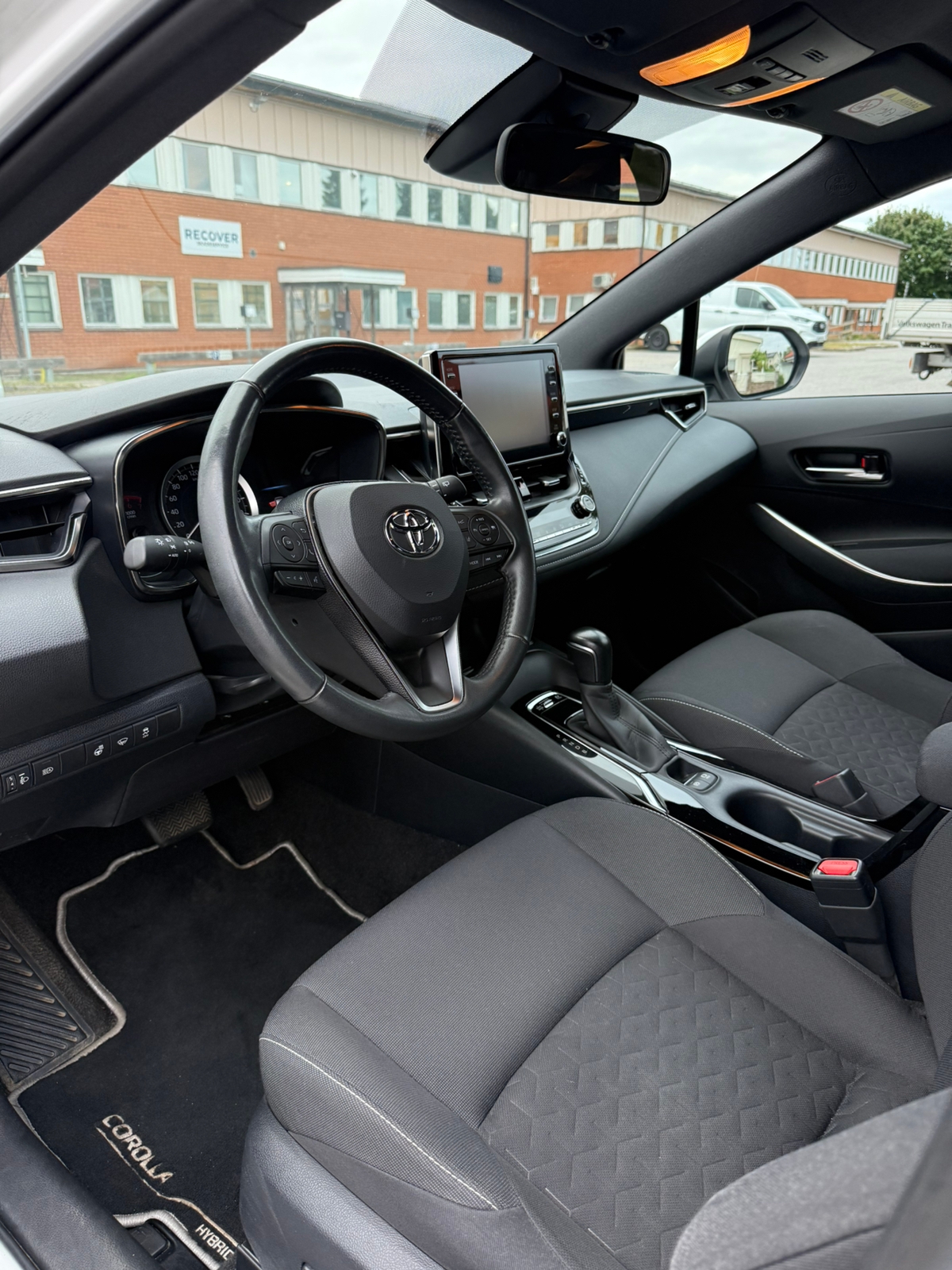 Toyota Corolla Hybrid e-CVT 2021, bild 7/7