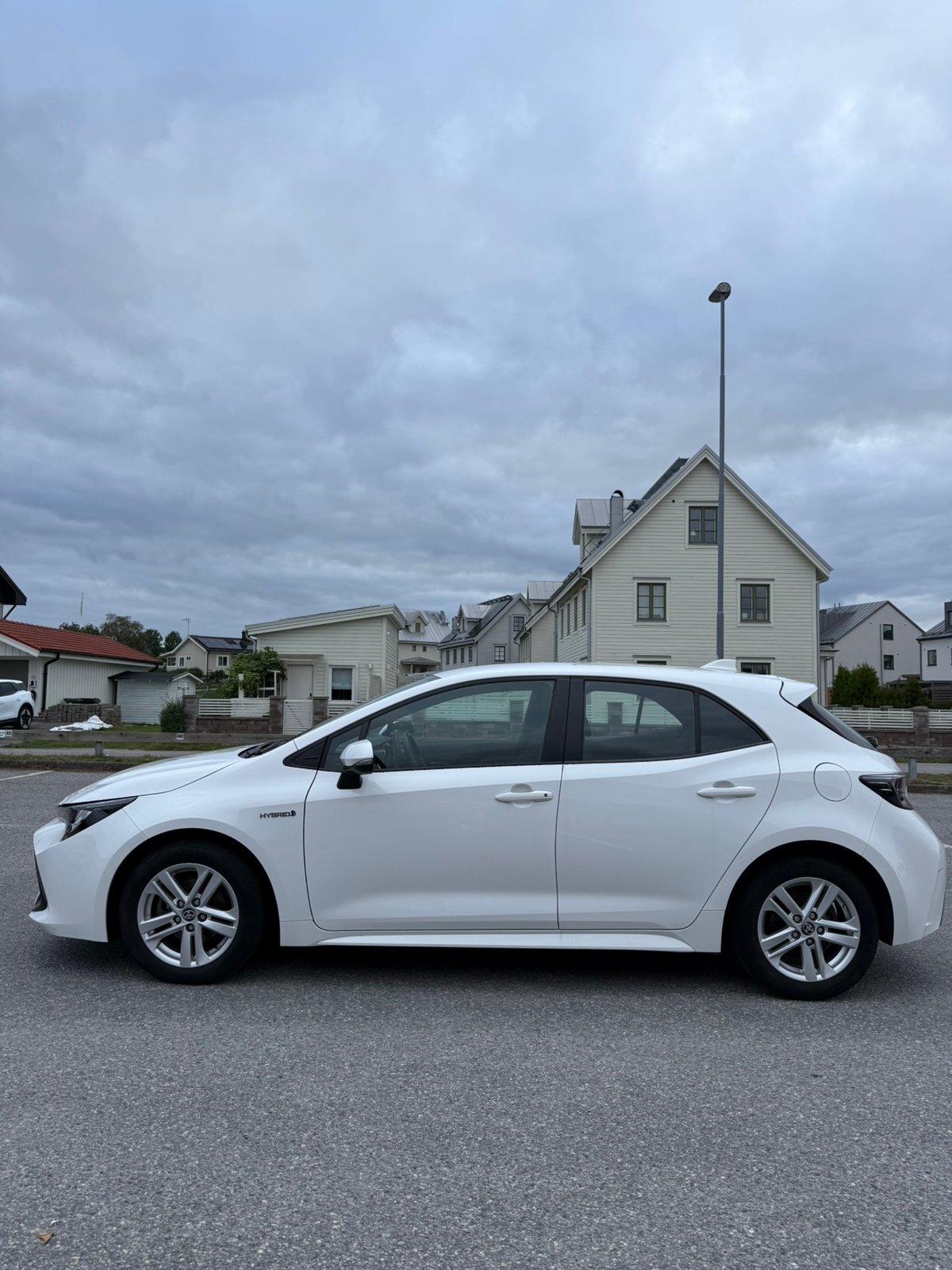 Toyota Corolla Hybrid e-CVT 2021, bild 3/7