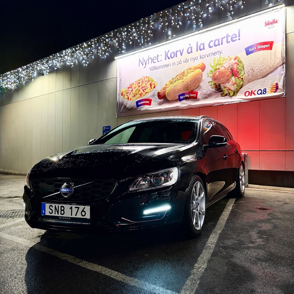 Volvo V60 D4 AWD Geartronic 2017, bild 2/5