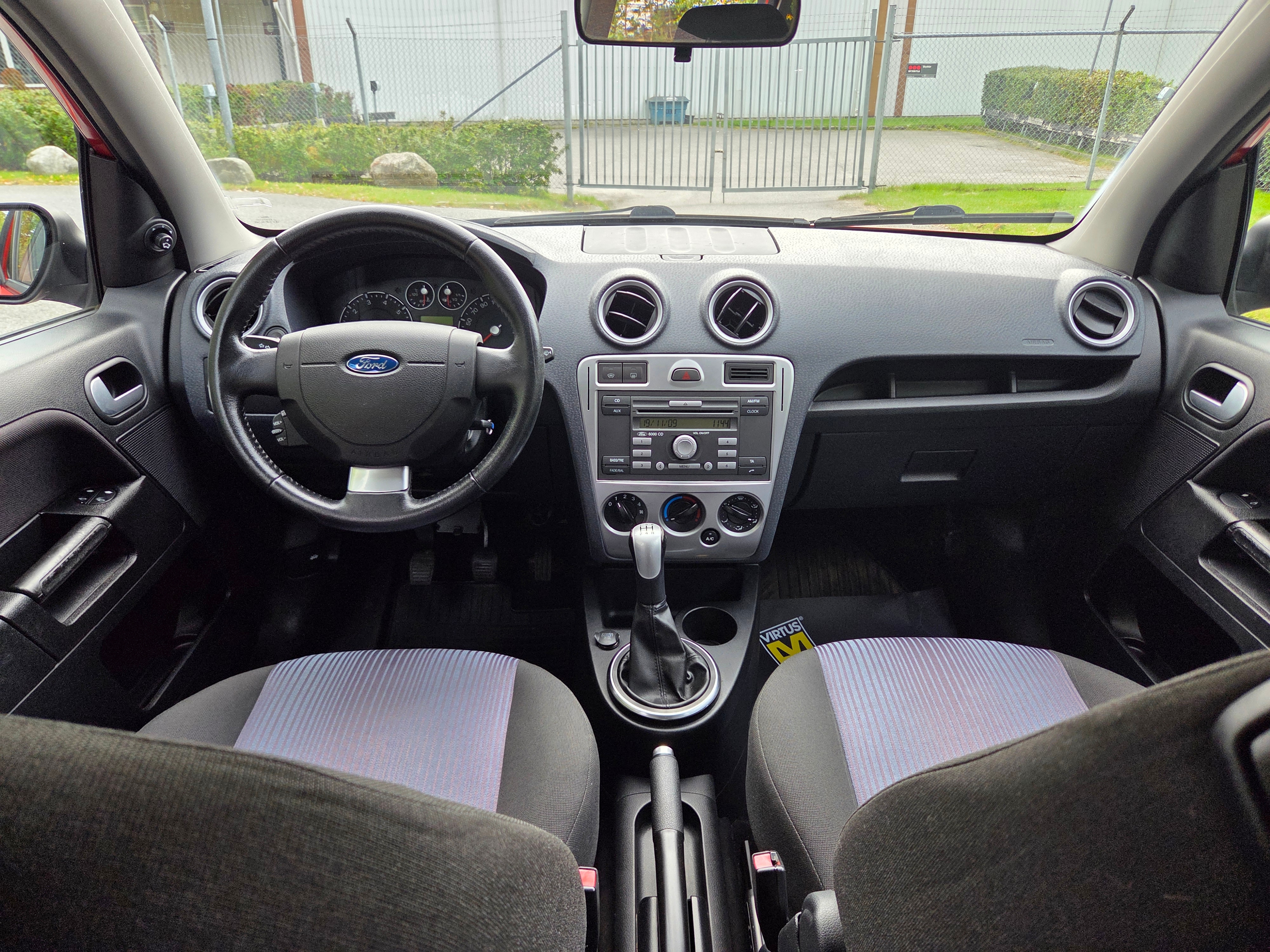 Ford Fusion 1.4 Manuell 2008, bild 2/3