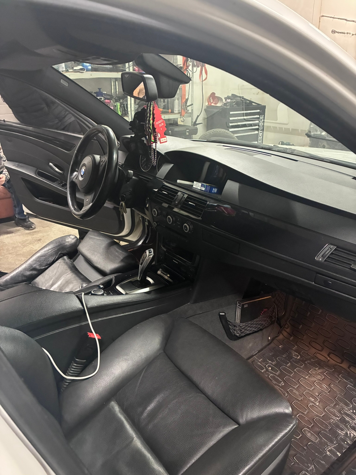 BMW 520 d Touring Automatisk 2009, bild 3/5