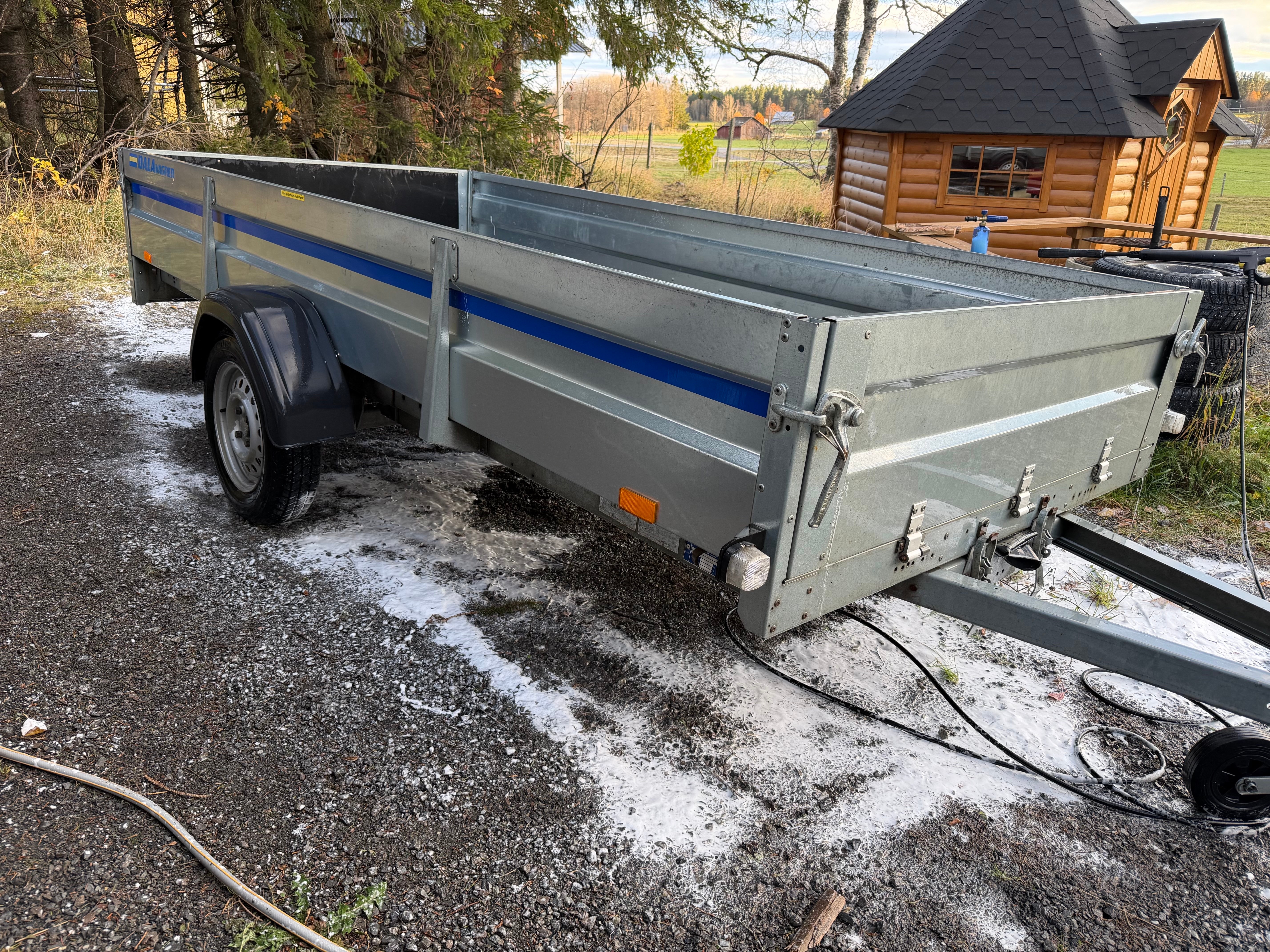 Släpvagn Thule obromsad 330x155