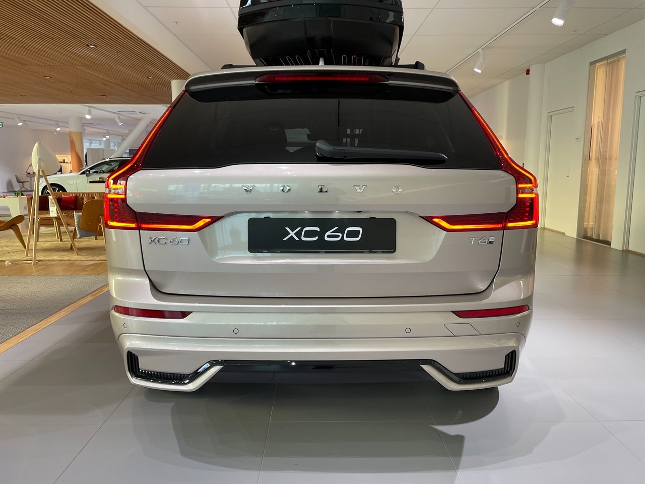 Volvo XC60 PLUS NORDIC EDT 2027, bild 4/5