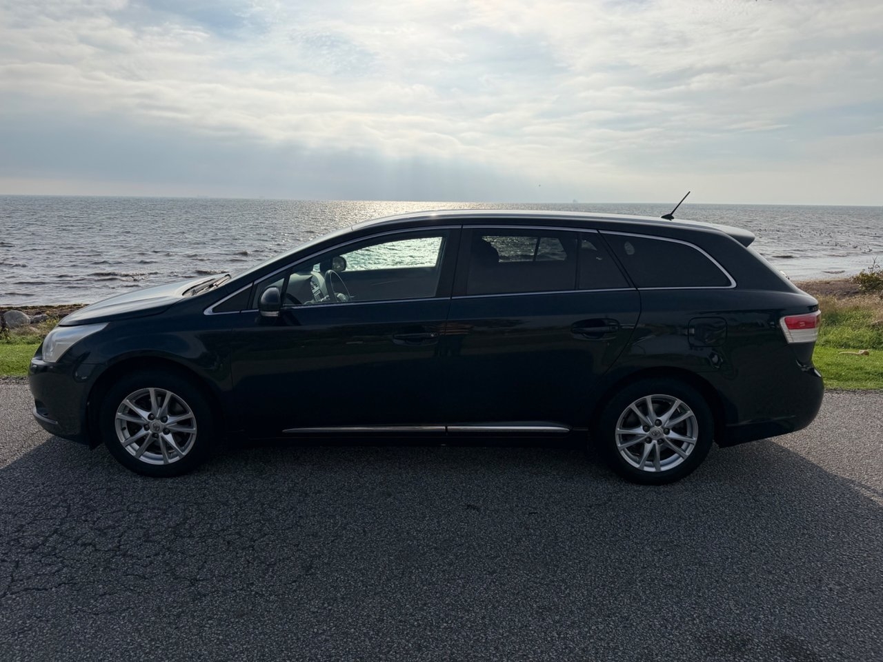 Toyota Avensis 2011, bild 2/10