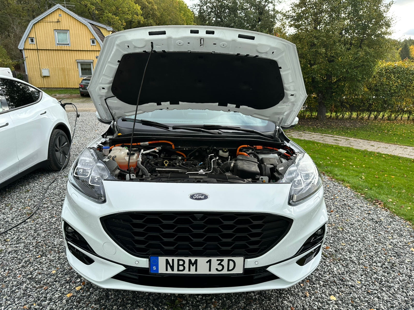 Ford Kuga Plug-In Hybrid E-CVT 2022, bild 3/9
