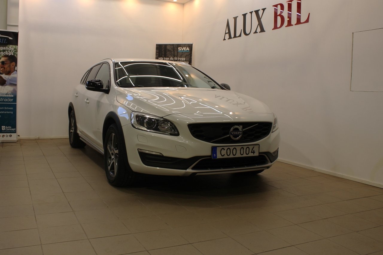Volvo V60 Cross Country D4 AWD 2016, bild 2/10