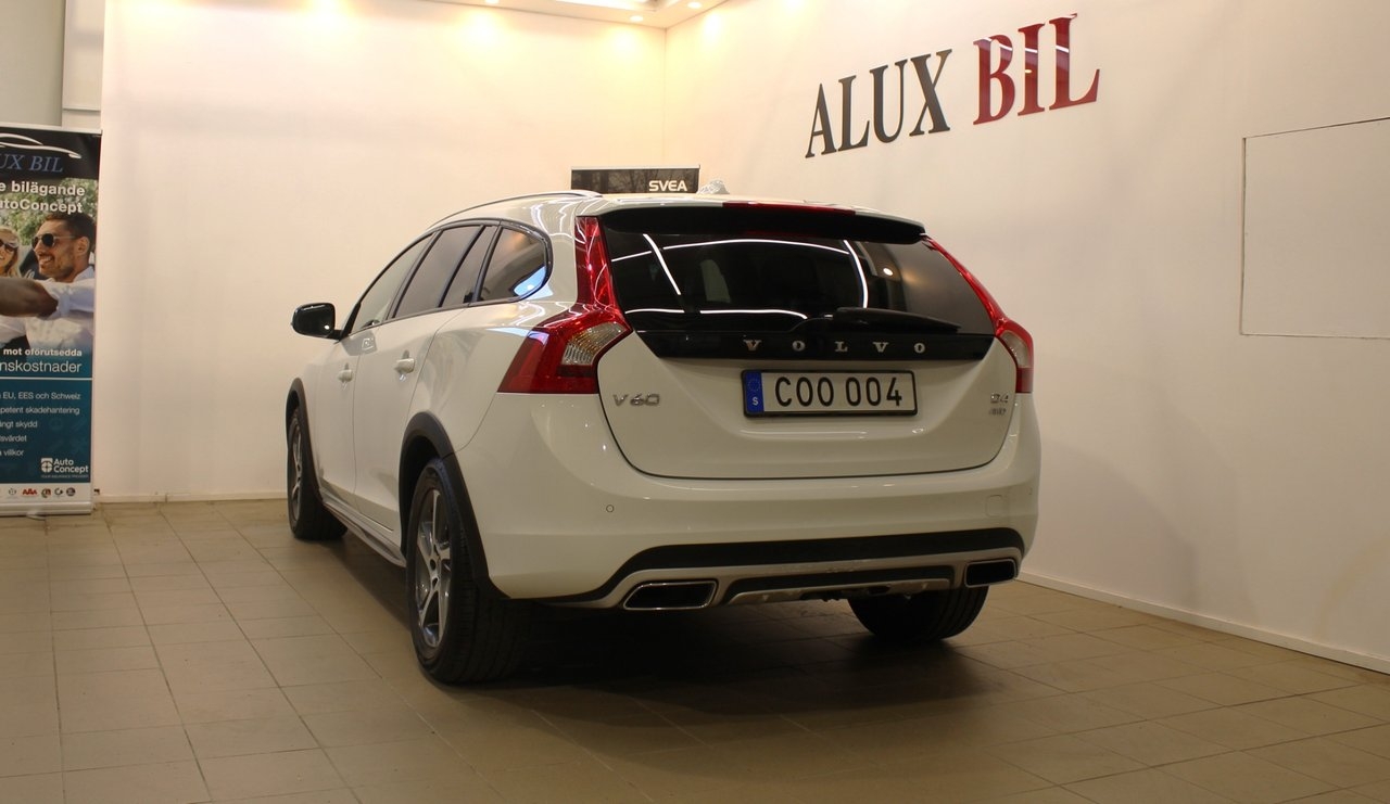 Volvo V60 Cross Country D4 AWD 2016, bild 6/10