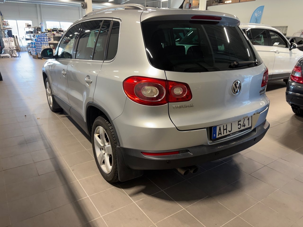 Volkswagen Tiguan 2.0 TDI Sport & Style 2011, photo 3/8