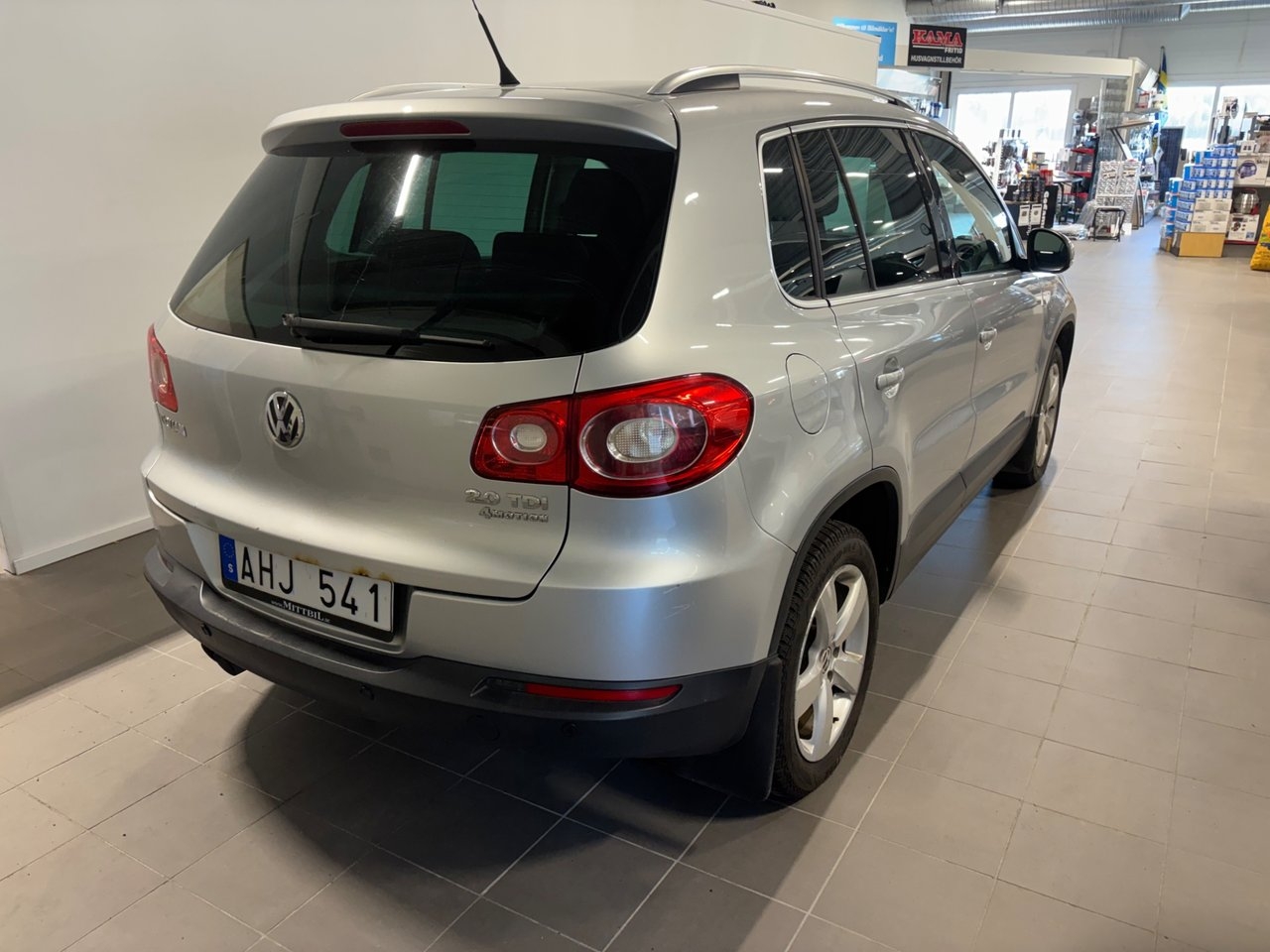 Volkswagen Tiguan 2.0 TDI Sport & Style 2011, photo 4/8