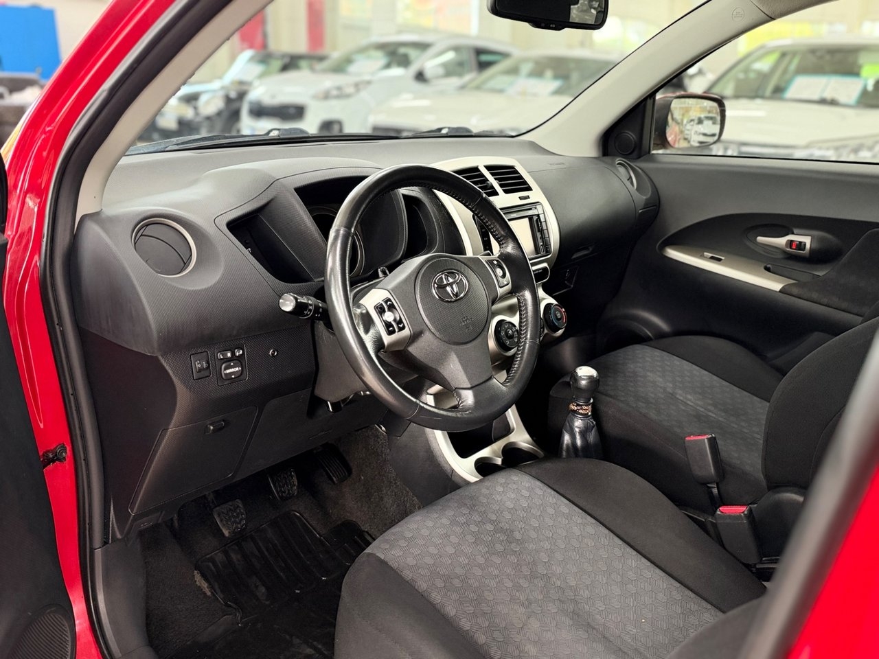 Toyota Urban Cruiser 1.4 D-4D Bra skick 2009, bild 7/10
