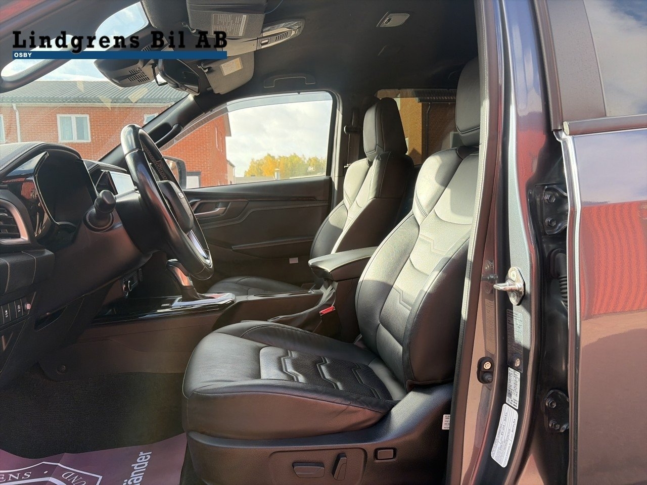 Isuzu D-max XRX Crew Cab 1.9 CNG 4WD 2023, bild 7/10