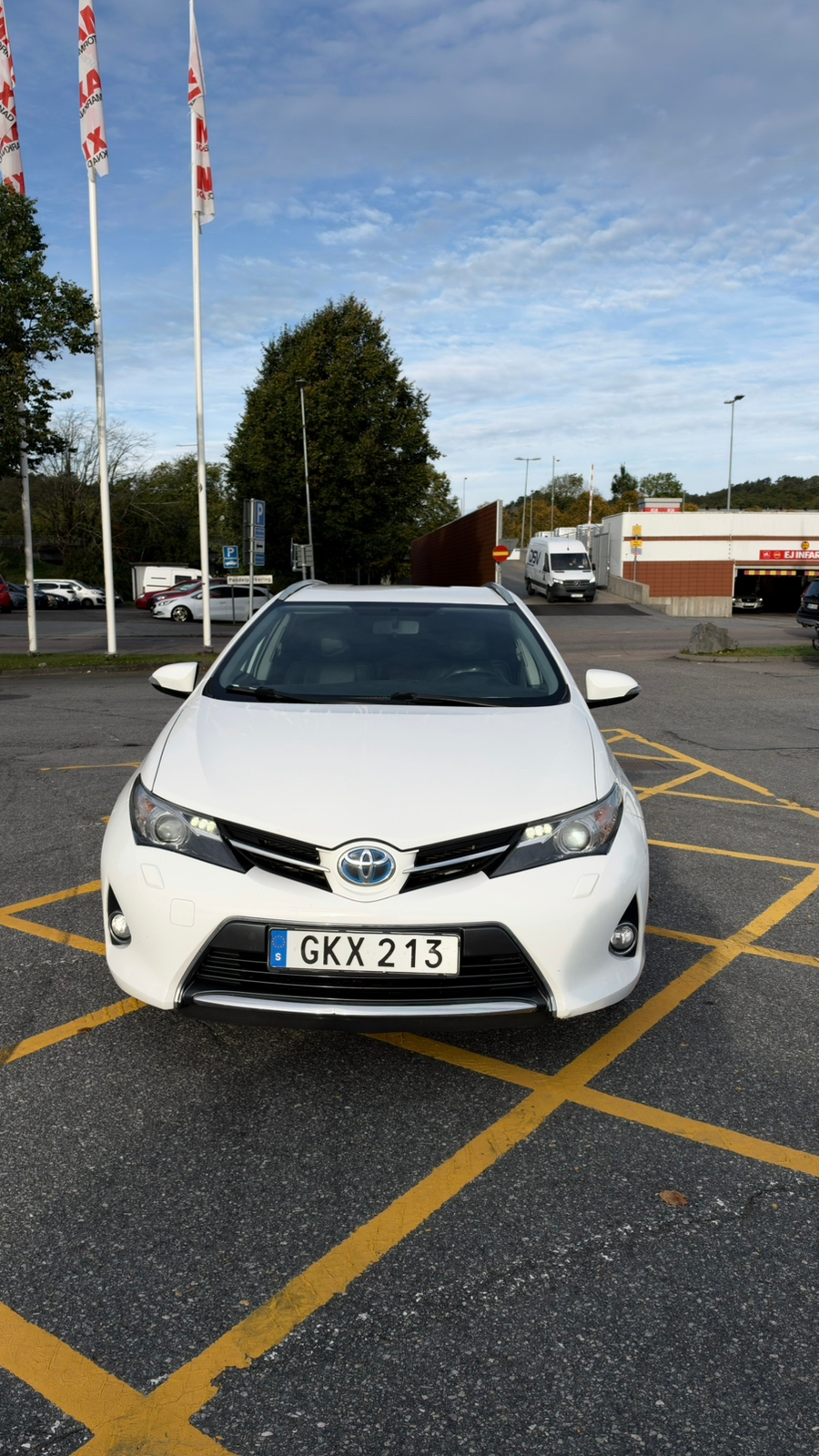 Toyota Auris Touring Sports Hybrid e-CVT 2014, bild 2/9