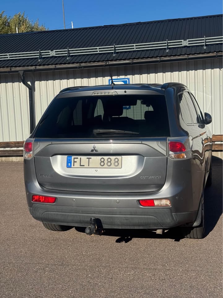 Mitsubishi Outlander 2.2 DI-D 2013, bild 6/7