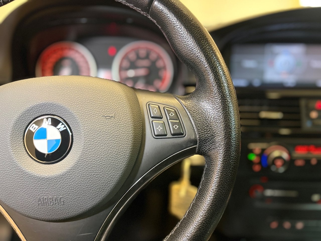 BMW 325 2007, bild 7/10