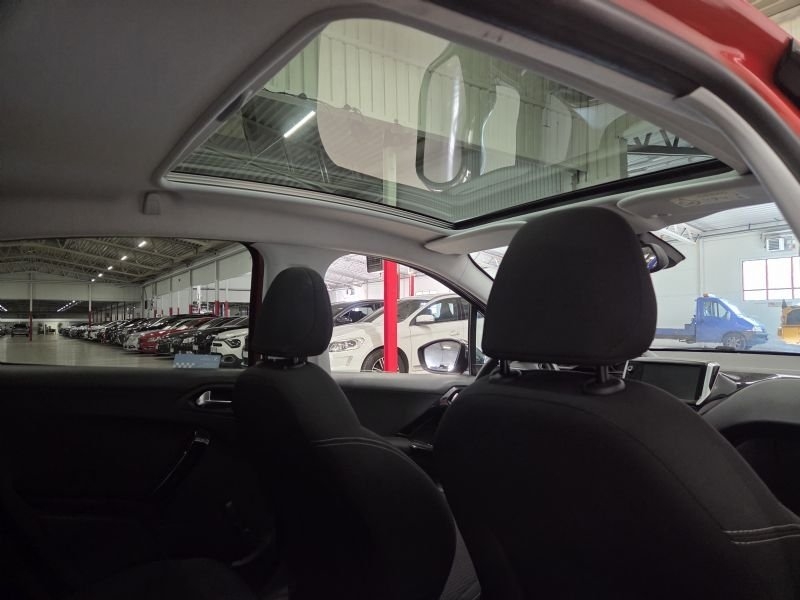 Peugeot 208 2017, bild 6/10