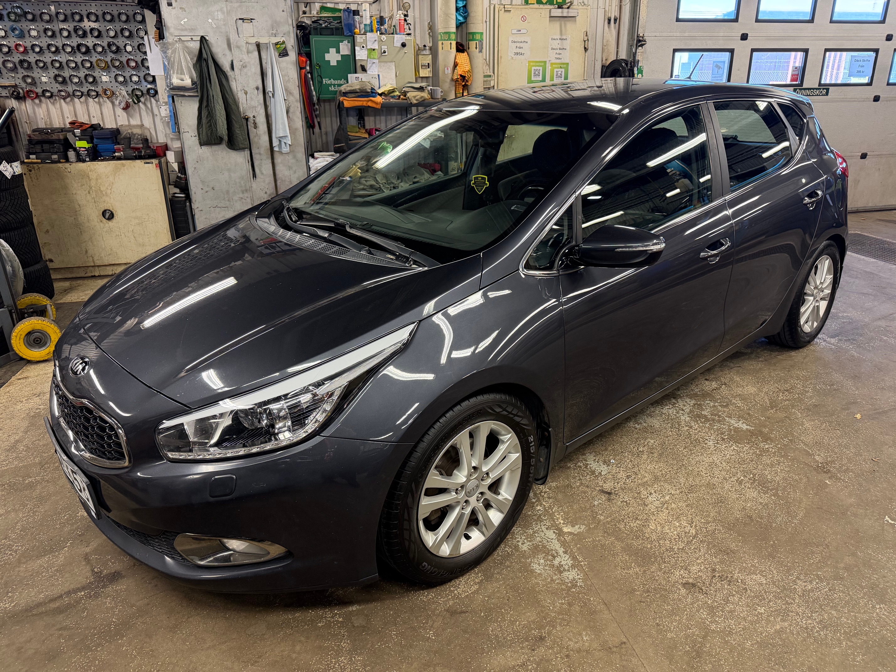 Kia Ceed 1.6 CRDi Manuell 2014, bild 5/10