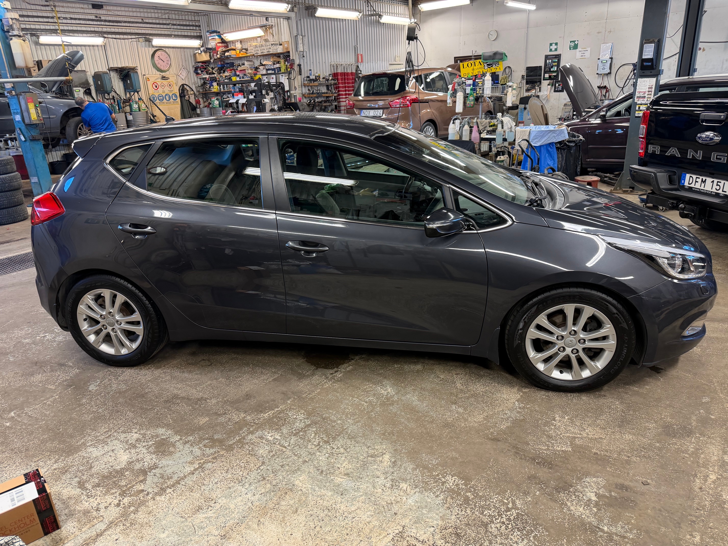 Kia Ceed 1.6 CRDi Manuell 2014, bild 3/10