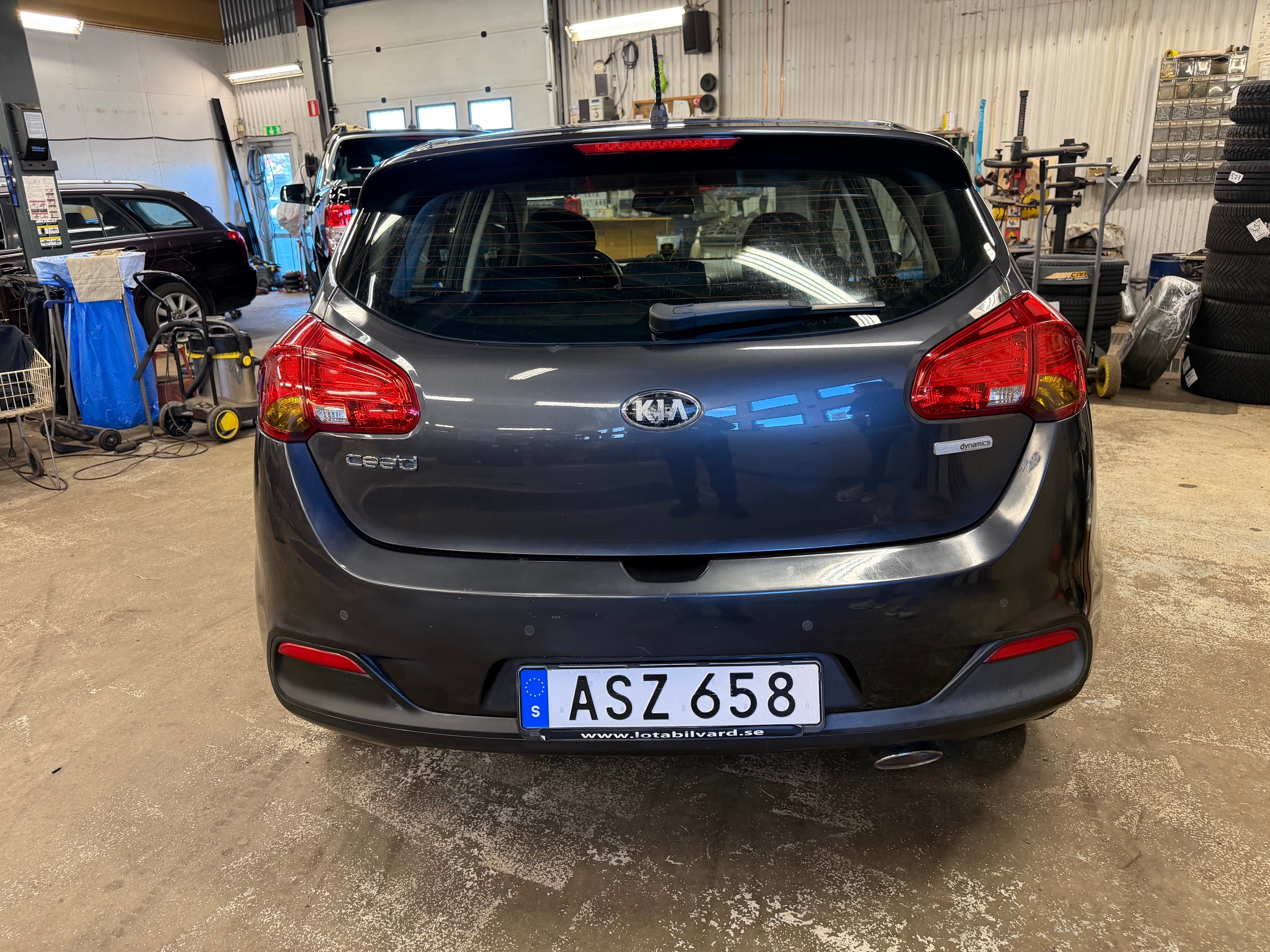 Kia Ceed 1.6 CRDi Manuell 2014, bild 7/10