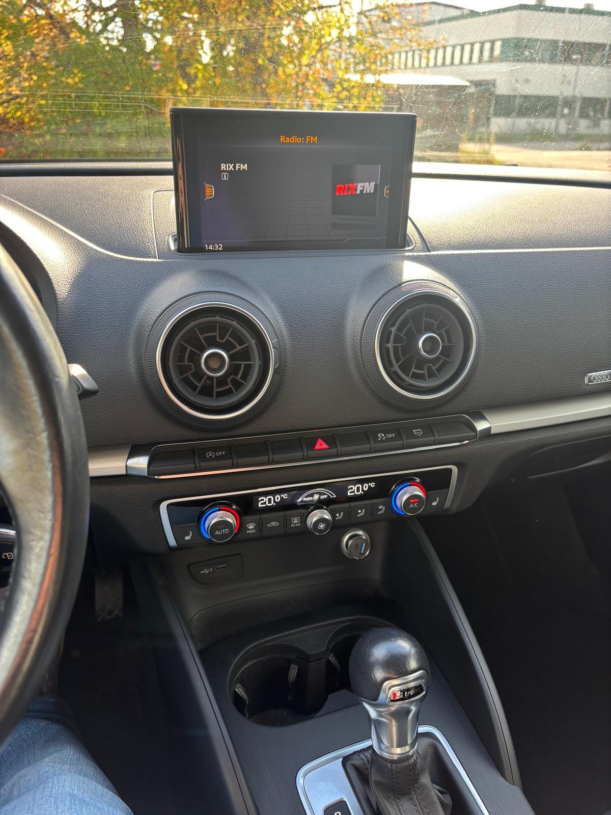 Audi A3 Sportback 35 TFSI S Tronic 2020, bild 6/7