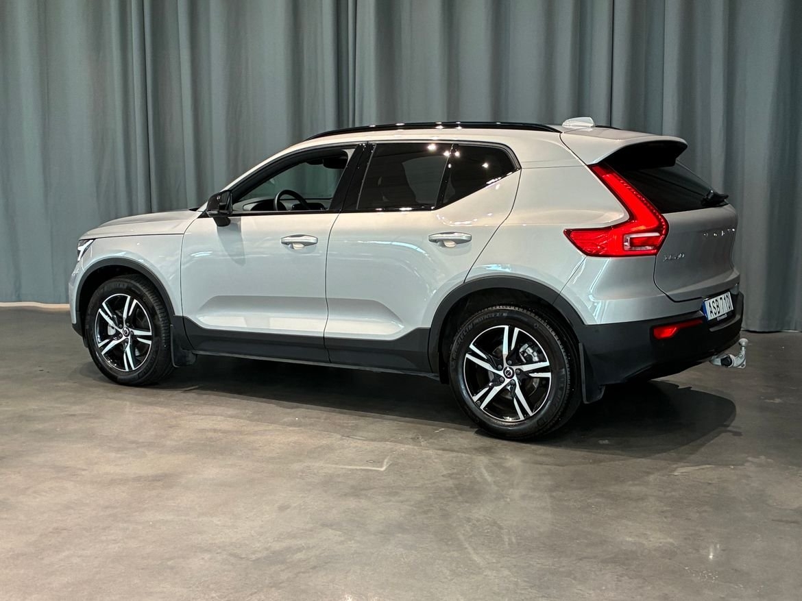 Volvo XC40 B3 FWD Bensin Plus Dark 2025, bild 4/10