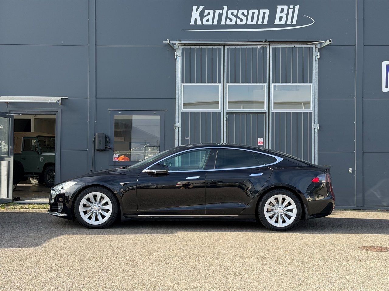Tesla Model S 75D Nybesiktad 2017, bild 4/10