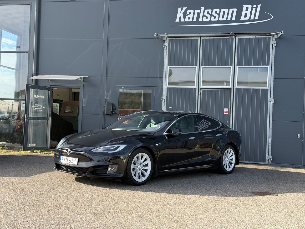 Tesla Model S 75D Nybesiktad 2017, bild 2/10