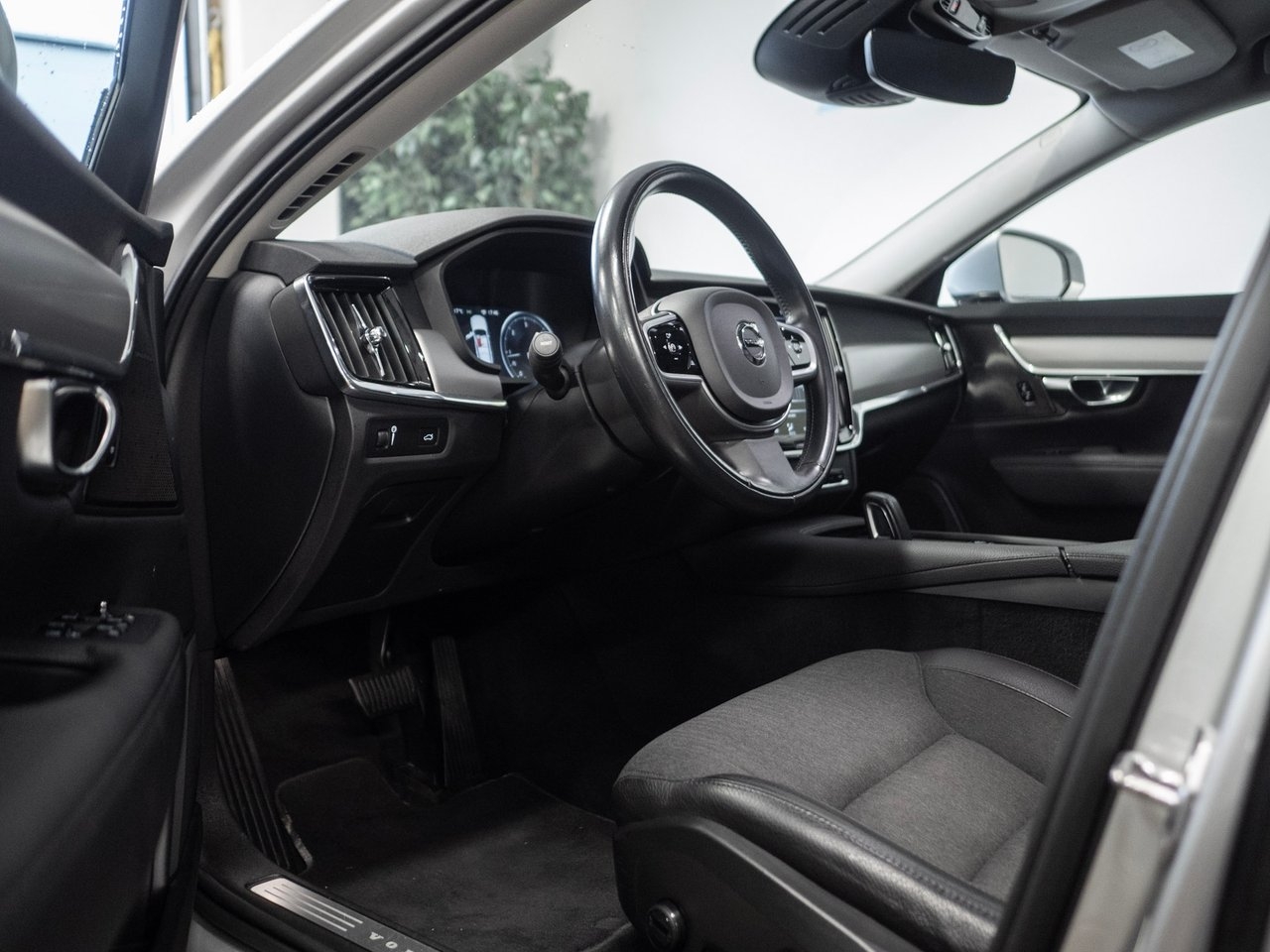 Volvo V90 B4 Momentum 2021, bild 4/10