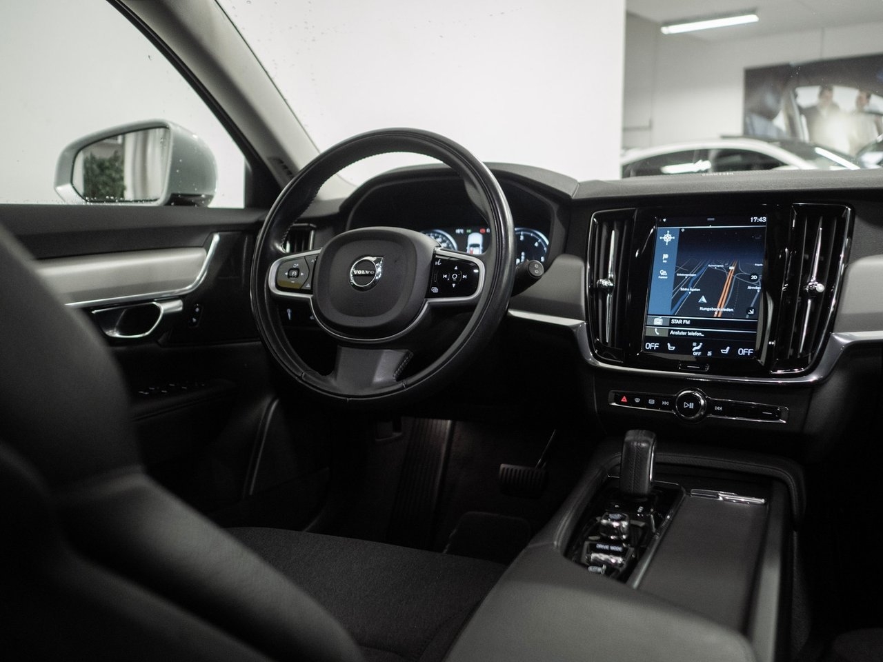 Volvo V90 B4 Momentum 2021, bild 3/10