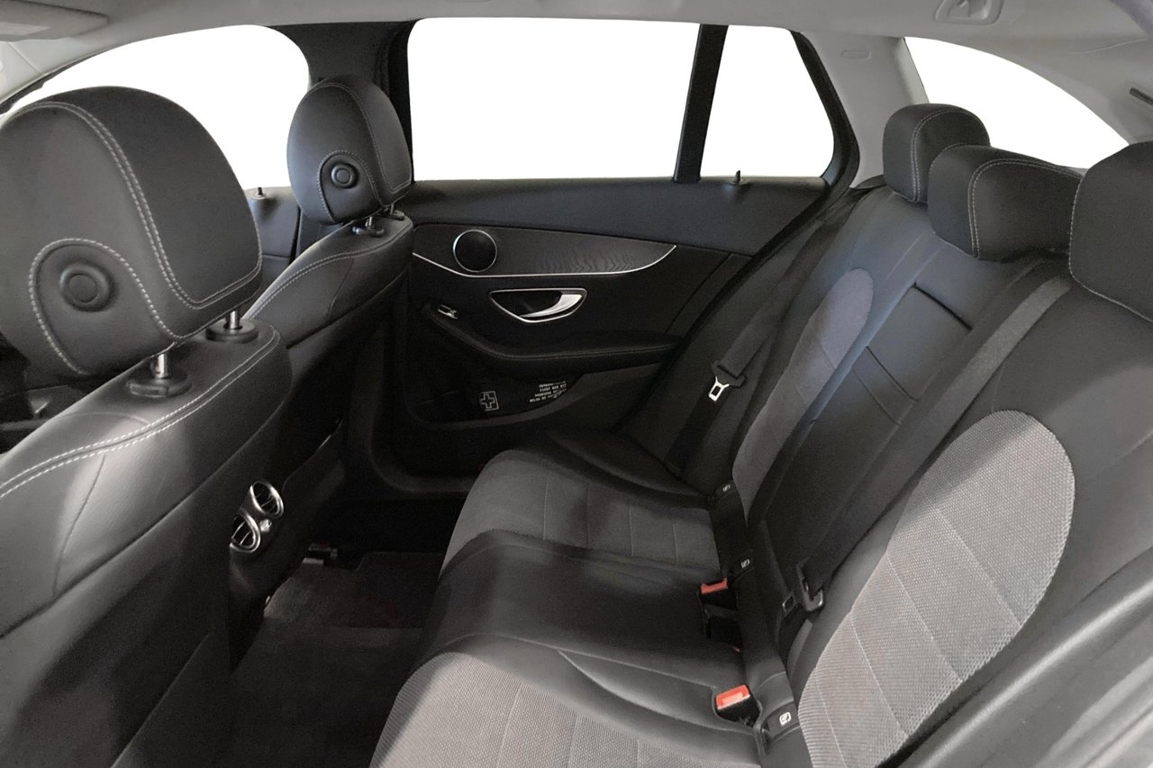 Mercedes-Benz C 300 E 2020, bild 7/10