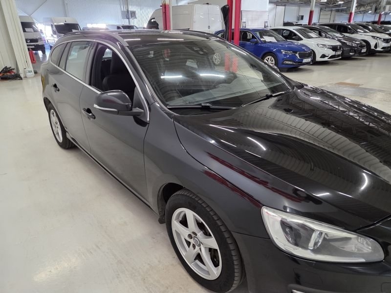 Volvo V60 D4 Momentum 2016, bild 3/10