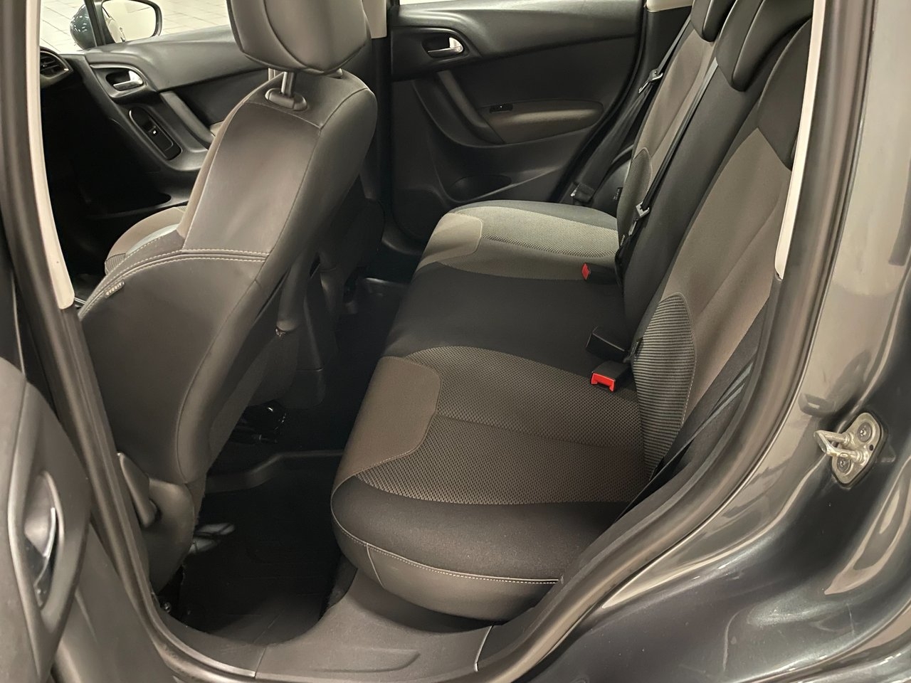 Citroen C3 1,6 Hdi 99Hk 2015, bild 4/8