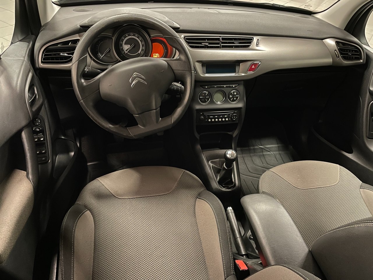 Citroen C3 1,6 Hdi 99Hk 2015, bild 5/8