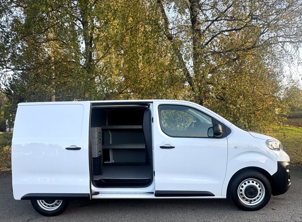 Peugeot Expert 2023, bild 2/10