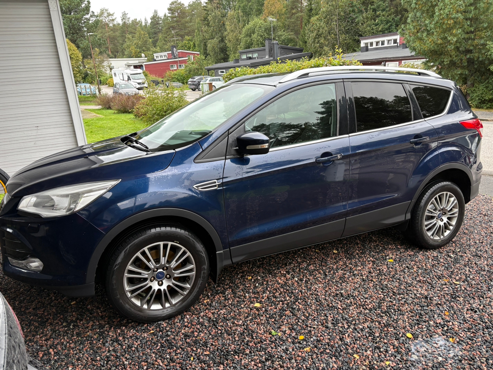 Ford Kuga 2.0 TDCi AWD Powershift 2013, bild 2/7