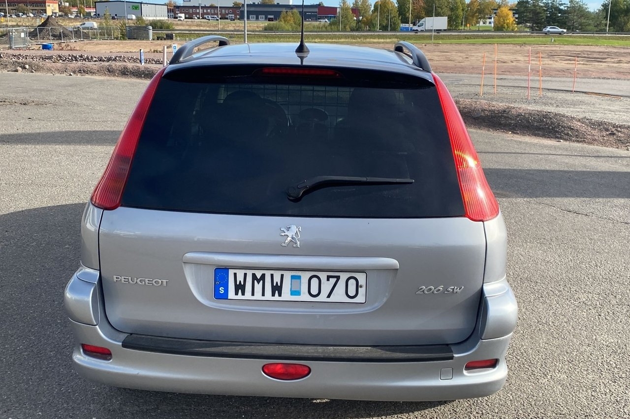 Peugeot 206 SW Edition 1.4 75 HK 2005, bild 3/10