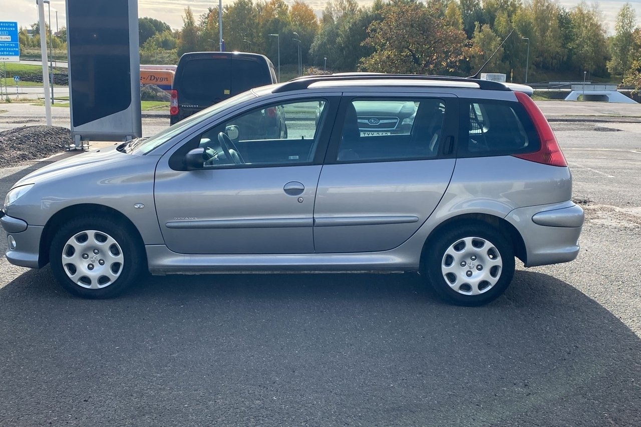 Peugeot 206 SW Edition 1.4 75 HK 2005, bild 2/10