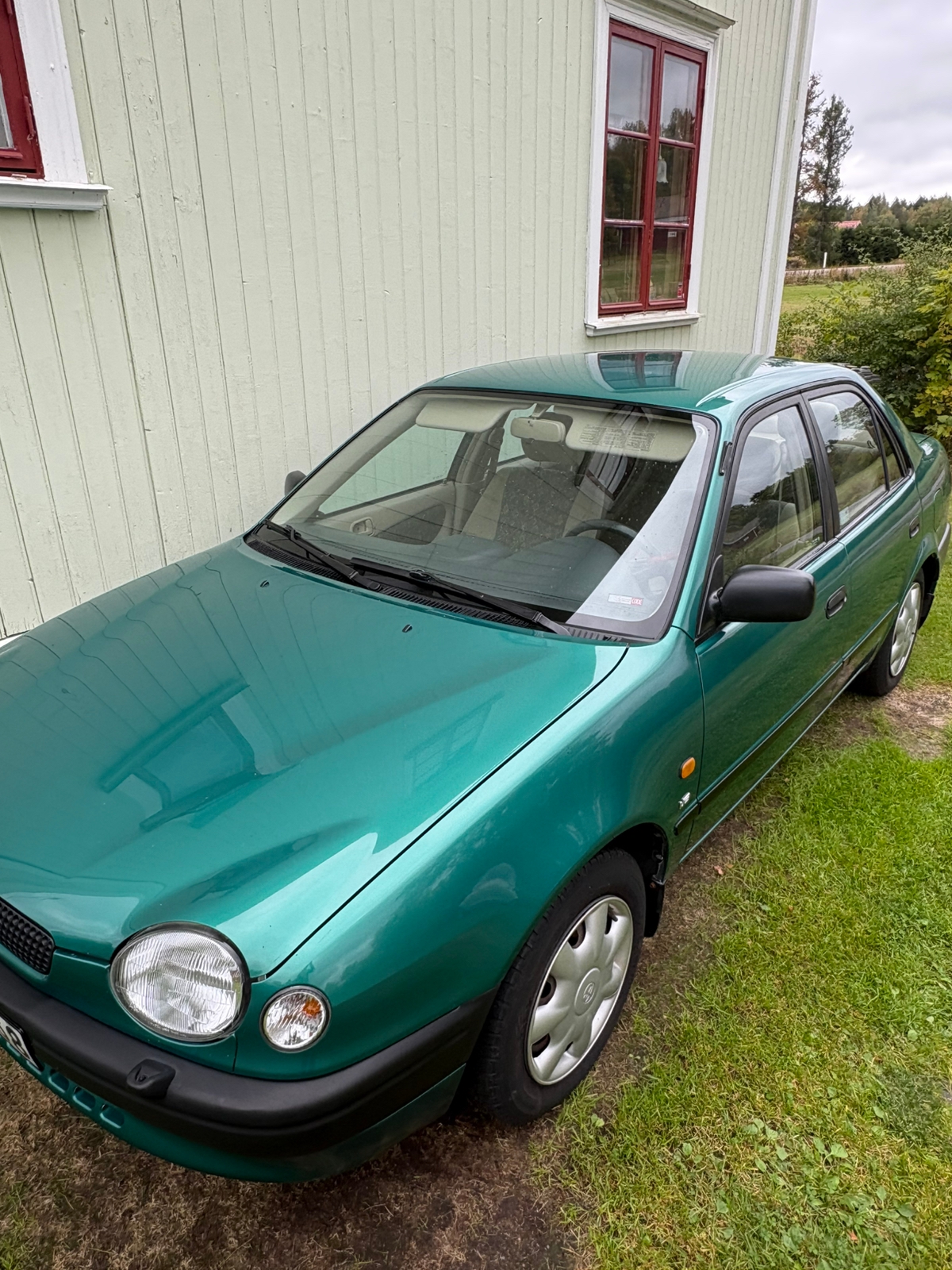 Toyota Corolla Sedan 1.6 Manuell 1998, bild 2/7