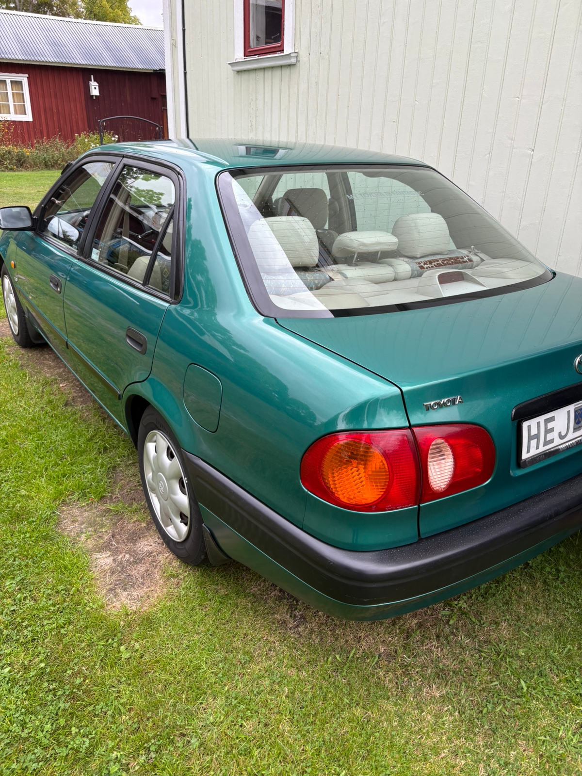Toyota Corolla Sedan 1.6 Manuell 1998, bild 3/7