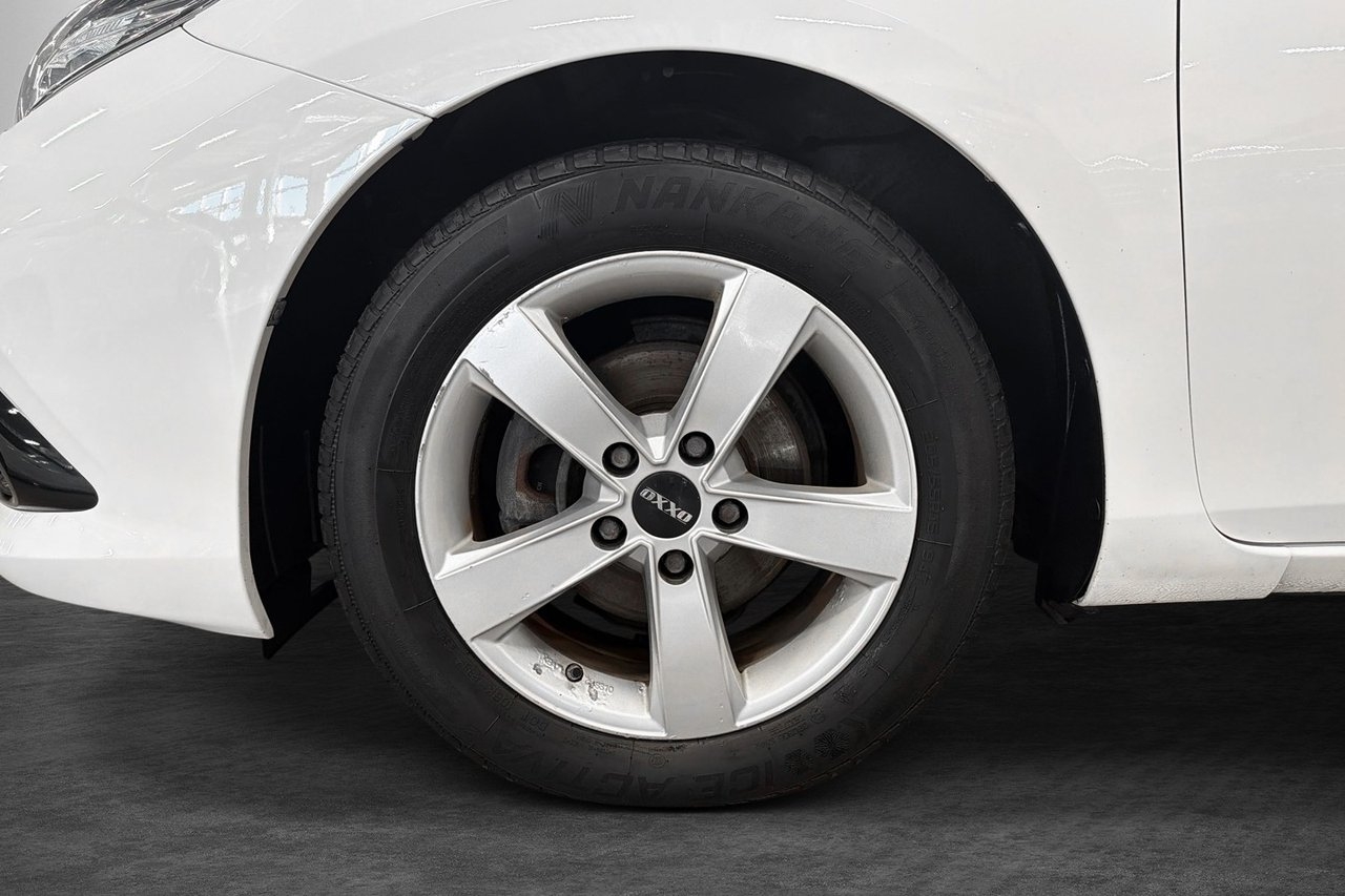 Toyota Auris 1.8 Hybrid Active Plus 2015, bild 2/10