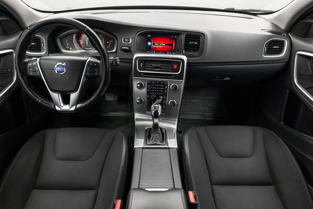 Volvo V60 Cross Country 2018, bild 2/10